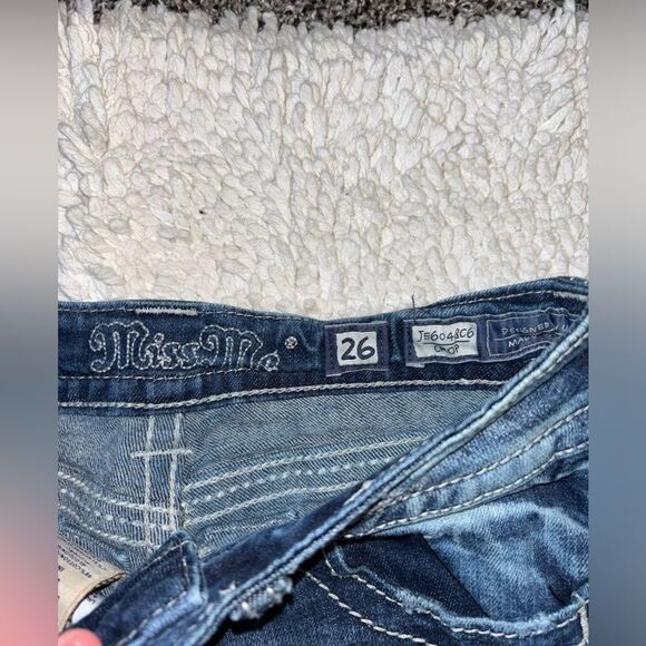 Miss Me Crop Style - Picture 3 of 3